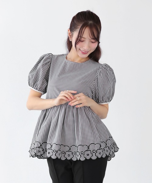 【試着のみ】Fit more フラワー刺繍 パフスリーブ トップス Fit more（フィットモア） フラワー刺しゅう裾スカラップトップス