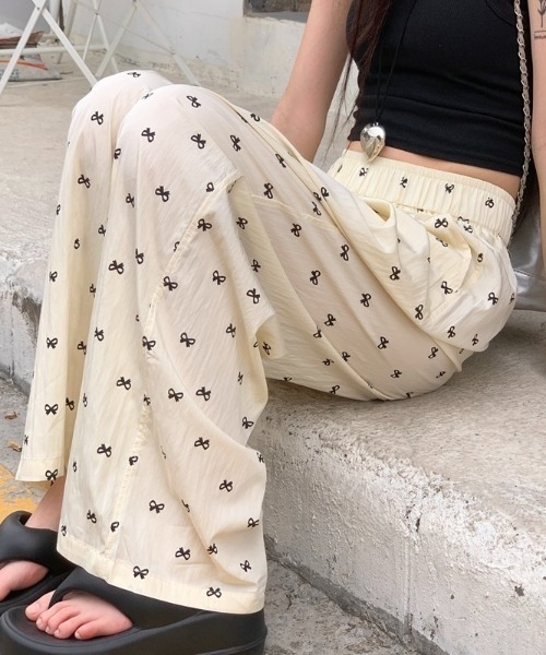 ＊新品＊リボン紐付き*ドット柄ストレートパンツ　大きいサイズ　レディース 新品＊リボン紐付き*ドット柄ストレートパンツ 大きいサイズ