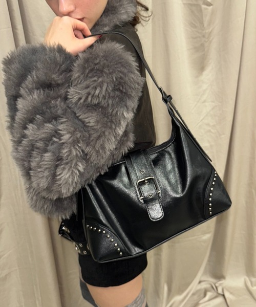 レザーと毛皮のスタッズショルダーバッグ　ジャンク SHAGGIE（シャギー） ショルダーバッグ バッグ 「レビュー評価5