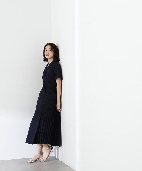 「NATURAL BEAUTY BASIC」 半袖ワンピース SMALL ネイビー レディースの画像