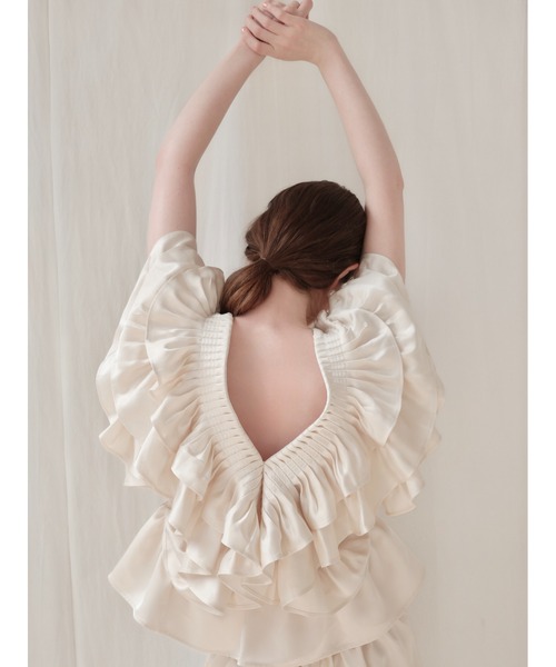 新品★AMOMMA アモマ ボリュームパフスリーブブラウス パール　ショート丈 AMOMMA（アモマ） ブラウス シャツ SATIN RAFFLE FRILL TOPS