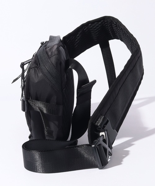 INDISPENSABLE ショルダーバッグ INDISPENSABLE SLING BAG
