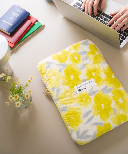 マニー　花柄キルティング収納ポケット Wpc. Patterns キルティングPCケース M : ZOZOTOWN Yahoo!店