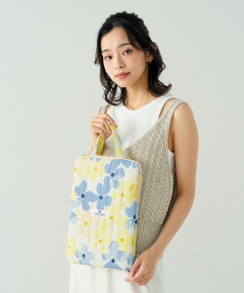 マニー　花柄キルティング収納ポケット Wpc. Patterns キルティングPCケース M : ZOZOTOWN Yahoo!店