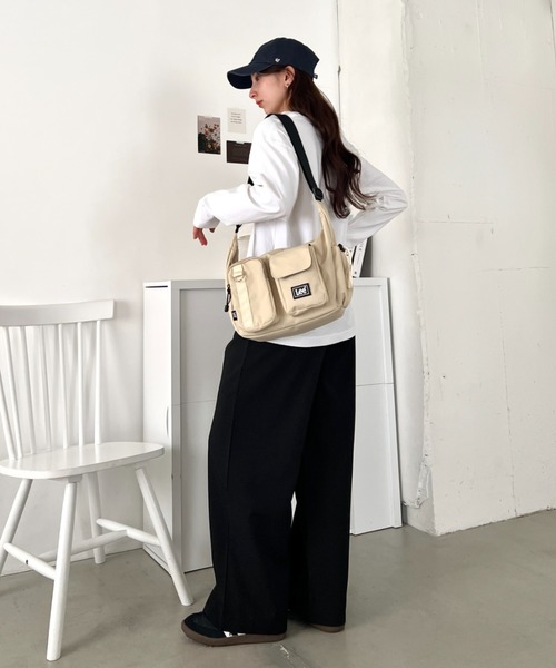 Lee（リー） ショルダーバッグ バッグ Lee/ラバーロゴ 2アウトポケット