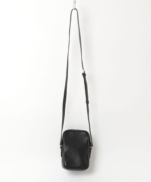 美品 VERSACE レザー 2WAY ショルダーバッグ メデューサ ブラック VERSACE（ヴェルサーチェ） メデューサ ショルダーバッグ - ブラック