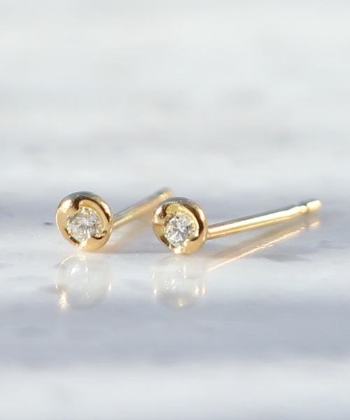 ピアス 入学式 「K18」ベーシック一粒ダイヤモンドピアス/金属アレルギー対応「動画あり」 レディース メンズの画像