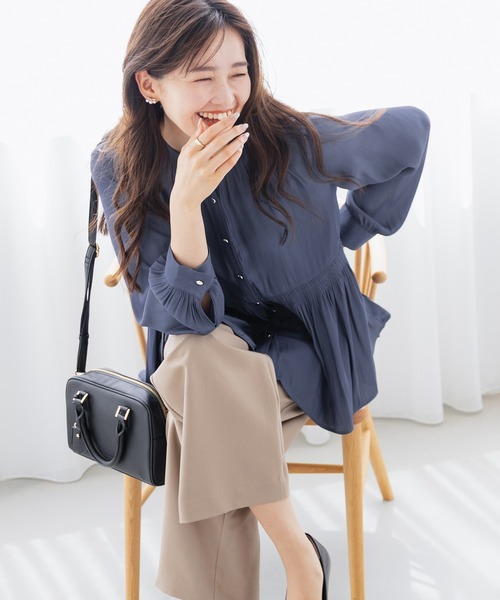 ベイジ BATEAU ギャザーブラウス 2024 黒 ゆったりシルエット 美品 GLACIER lusso（グラシアルッソ） ブラウス シャツ ペプラムギャザー