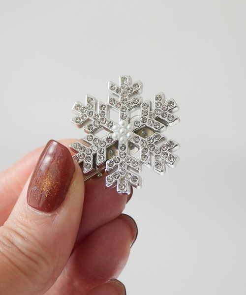 レザーヘアピン　ホワイト　（にょっき） Port（ポート） ヘアピン 「 」 スノーフレーク 雪の結晶 ビジュー