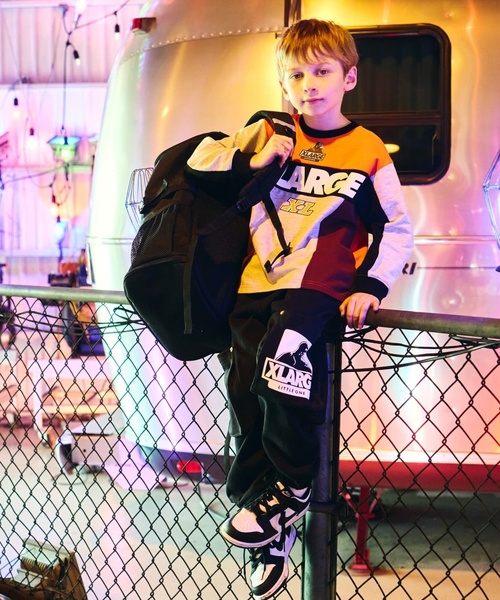 XLARGE KIDS（エクストララージ キッズ） リュック ロゴスクエアバック