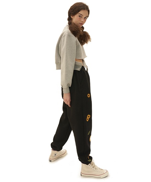 くには 『ODDONEOUT/オッドワンアウト』SUNFLOWER NEEDLEWORK SWEATPANTS / サンフラワー ニードルワーク スウェットパ ZOZOTOWN PayPayモール店 - 通販 - PayPayモール にディテー