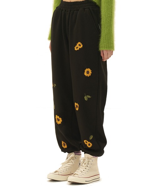 くには 『ODDONEOUT/オッドワンアウト』SUNFLOWER NEEDLEWORK SWEATPANTS / サンフラワー ニードルワーク スウェットパ ZOZOTOWN PayPayモール店 - 通販 - PayPayモール にディテー
