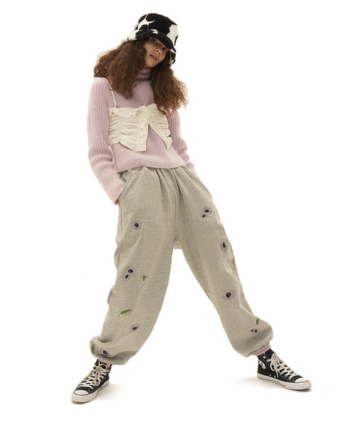 くには 『ODDONEOUT/オッドワンアウト』SUNFLOWER NEEDLEWORK SWEATPANTS / サンフラワー ニードルワーク スウェットパ ZOZOTOWN PayPayモール店 - 通販 - PayPayモール にディテー