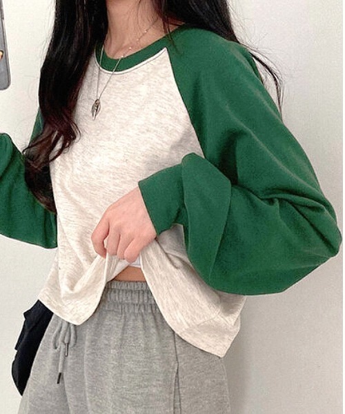 SHEENA(シーナ) tシャツ 配色ラグランクロップド丈シンプルロンT SHEENA(シーナ) tシャツ 配色ラグランクロップド丈シンプルロンT