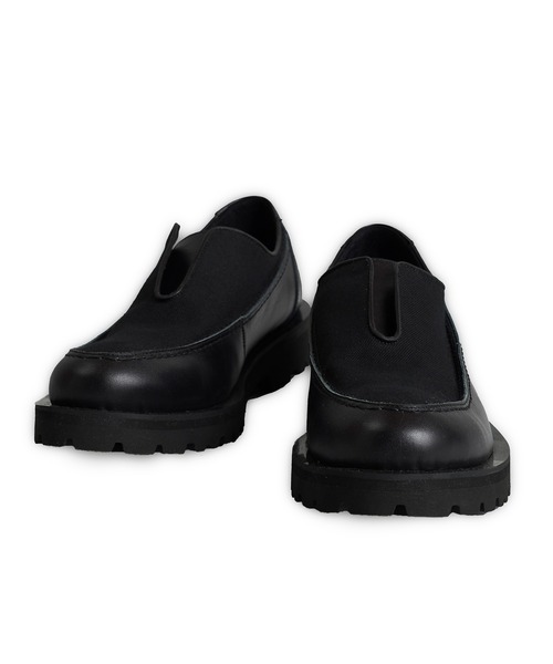 NO ID.（ノーアイディー） スリッポン 「NO ID.」Front Gore Moccasin