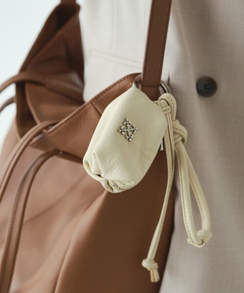 russet（ラシット） チャーム カラビナ付き レザーミニポーチ型