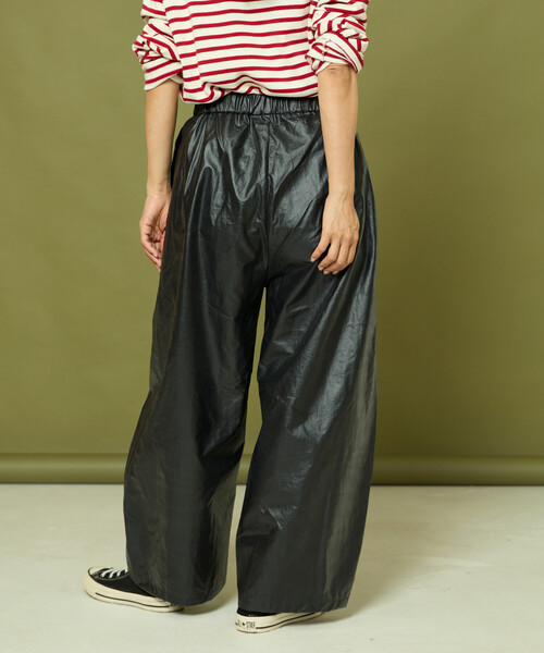 Freada（フリーダ） パンツ レザレット イージー タックパンツ