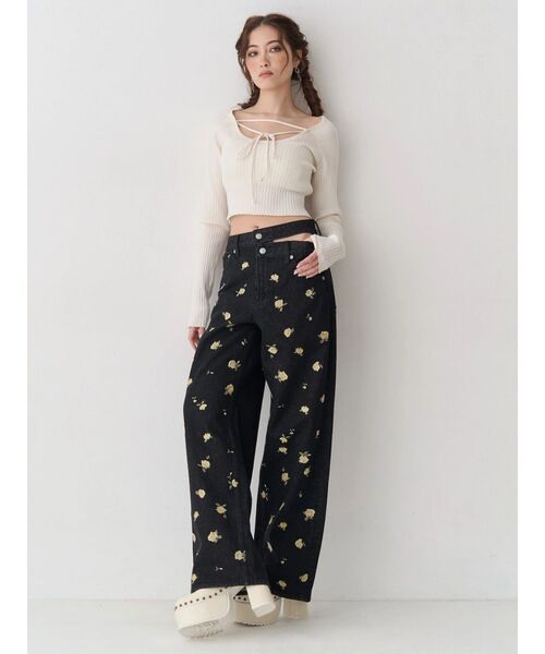 ワイドパンツ ジーンズ デニム デニムパンツ Embroideryカットアウトワイドデニムパンツ「セットアップ着用可能」 レディースの画像