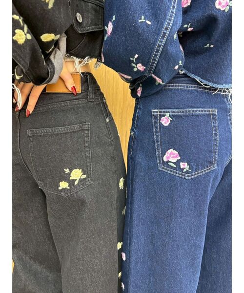 ワイドパンツ ジーンズ デニム デニムパンツ Embroideryカットアウトワイドデニムパンツ「セットアップ着用可能」 レディースの画像