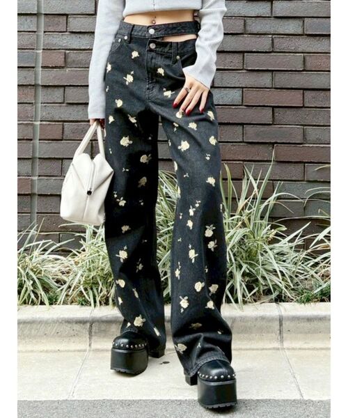 ワイドパンツ ジーンズ デニム デニムパンツ Embroideryカットアウトワイドデニムパンツ「セットアップ着用可能」 レディースの画像