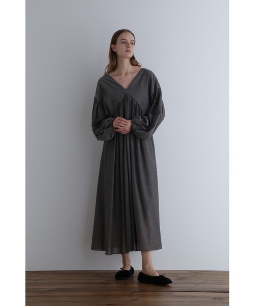 LE PHIL（ル フィル） ワンピース シアーウールローンボリュームロング