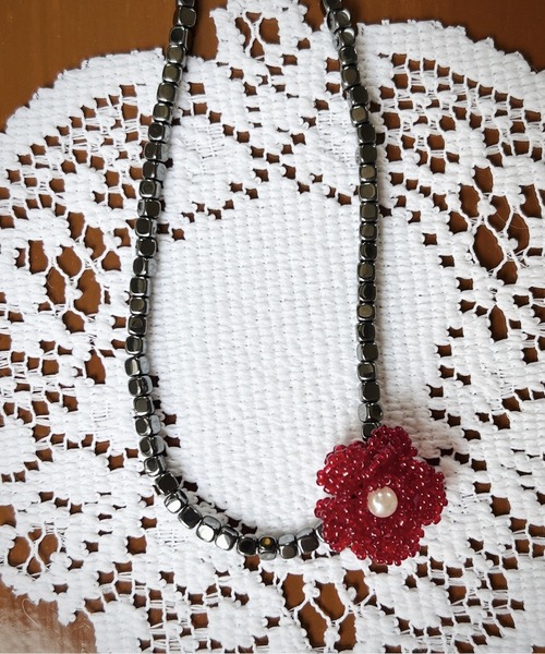 musubore（ムスボレ） チョーカー 「 select 」red flower bees choker