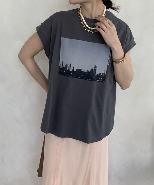 新品】DouDou 透け感 ロゴプリントTシャツ 完売品！