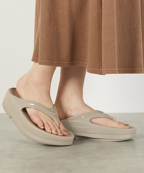 OOFOS（ウーフォス） サンダル 「OOFOS/ウーフォス」Oomega レディース