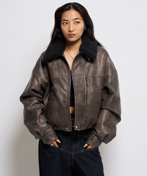 WHO’S WHO gallery【UNISEX】ヴィンテージライクブルゾン ヴィンテージライクレザーステンカラーブルゾン | WHO'S WHO