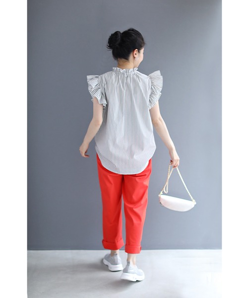 cawaii tシャツ シャープなストライプの肩フリルブラウストップス