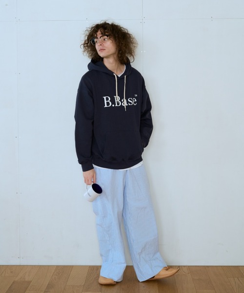 B.Base バーガンディ フード付きパーカー BROKEN BASE（ブロークンベース）の「B.Base 裏毛フーディ