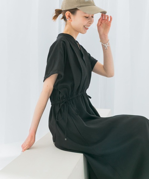 【未使用に近い】ROSSO ウォッシャブルセミシアーキーネックワンピース セール】ウォッシャブルセミシアーキーネックワンピース