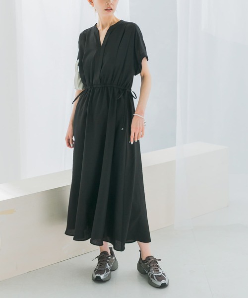 【未使用に近い】ROSSO ウォッシャブルセミシアーキーネックワンピース ウォッシャブルセミシアーキーネックワンピース[RAA5-26K503