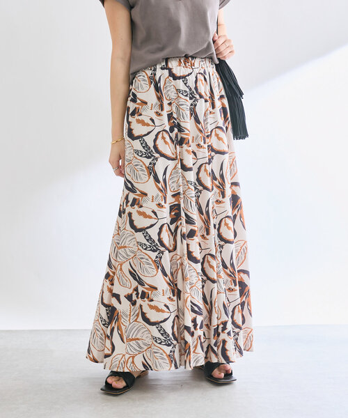 RIVE DROITE スカート 「シーズンムードを高める」リーフプリント  