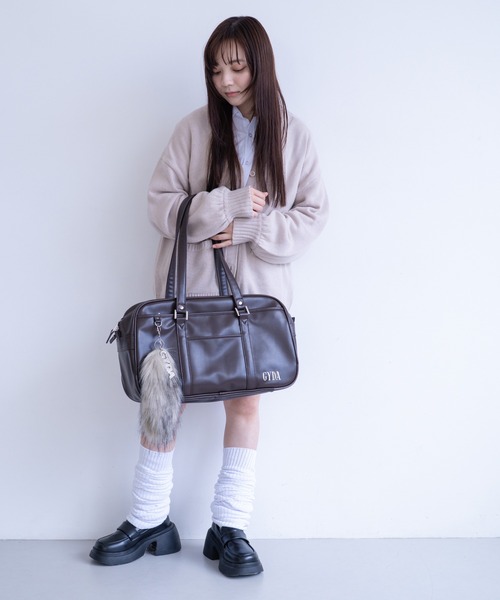 GYDA（ジェイダ） ボストンバッグ ファーチャーム付き合皮スクール