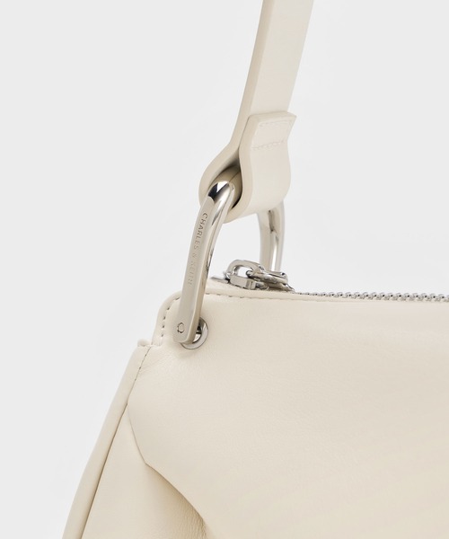 「CHARLES \u0026 KEITH」 ショルダーバッグ M クリーム レディースの画像