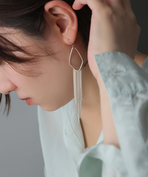 ピアス 「SAMH by LILAS」 キヘイチェーンフリンジピアス SV（両耳） レディースの画像