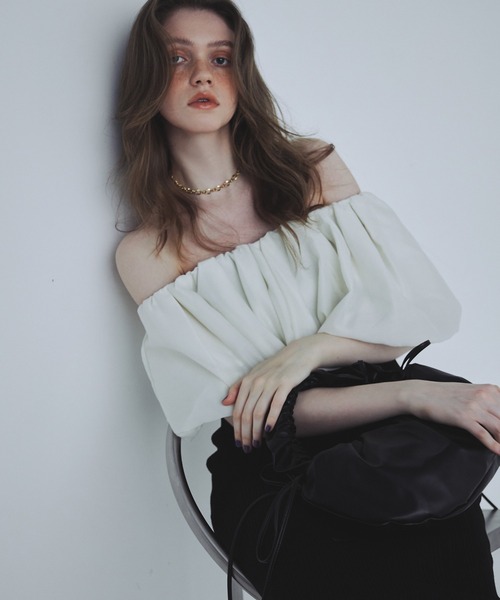 eimy istoire ワンピース バルーンオフショルダーニット