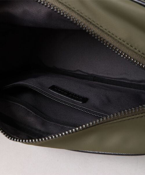 COLE HAAN（コールハーン） ショルダーバッグ カールソン カメラバッグ