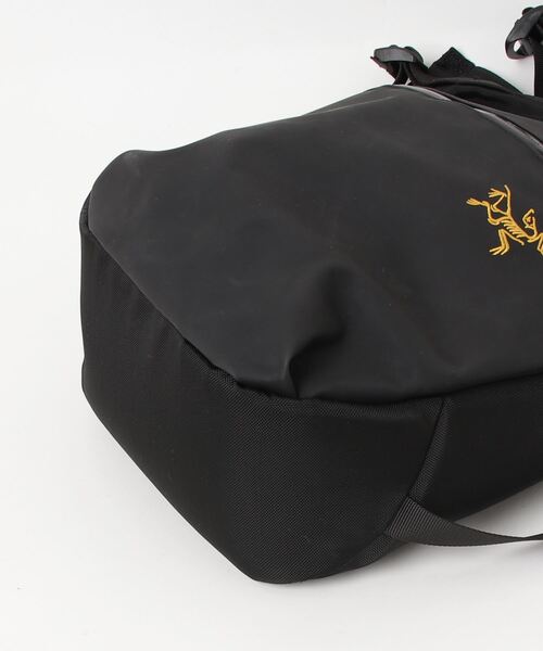 「ARC'TERYX」 ショルダーバッグ - ブラック レディースの画像