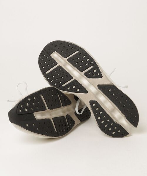 「On」 Cloudsurfer Max ローカットスニーカー 25.5cm ホワイト メンズ_画像3