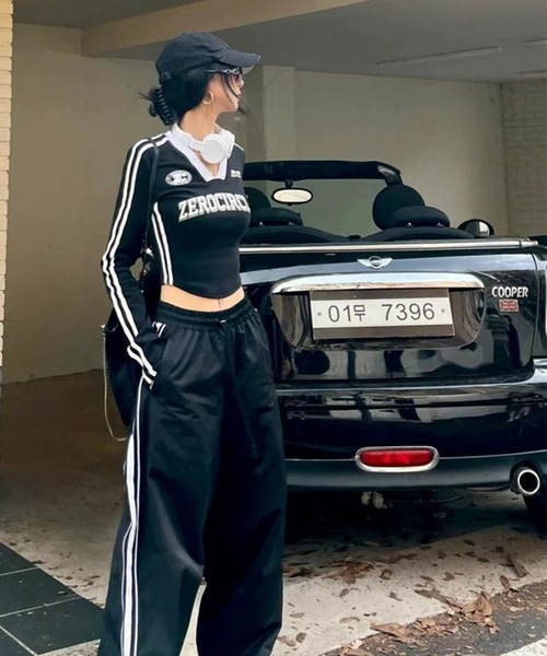 FUNALIVE tシャツ 韓国スポーツテイストロゴ 袖ライン入りV襟