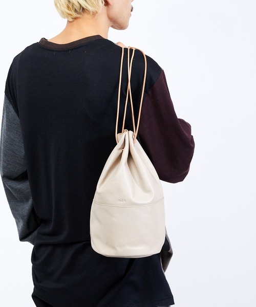 韓国デザイン 牛革 レザーハンドバッグ BAG 巾着 バケツバッグ 最短即日発送】レザー巾着バッグ【グレージュ】｜JOGGO