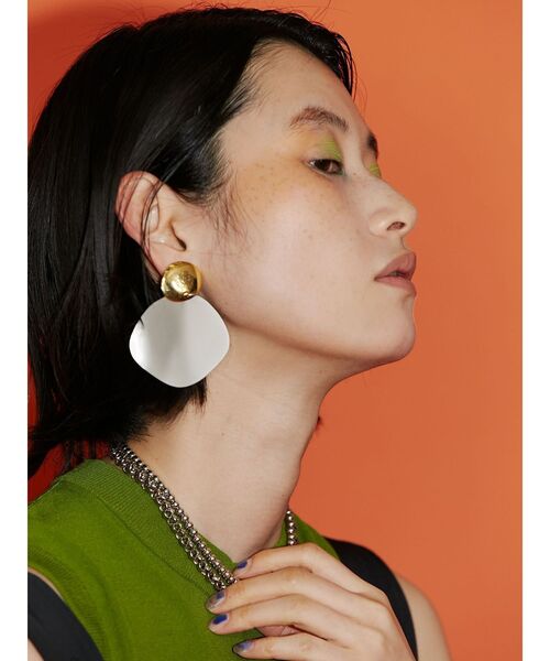 [HANDMADE]★トゥティエ★EARRINGS MONOLITHE★イヤリング★人気 Metal fringe earrings(FREE WHITE): TOGA: WOMENS｜ STUDIOUS
