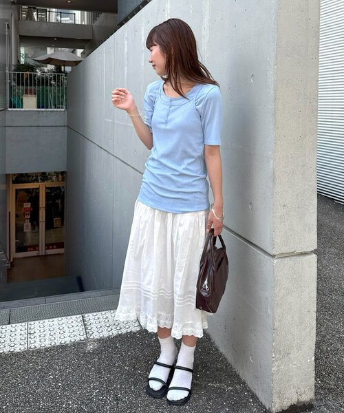 Discoat tシャツ 「umm.」ヘンリーアンサンブル レディース
