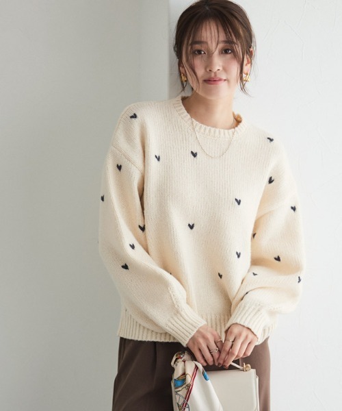 黒のハートとA刺繍ニットセーター エルフランク ELFRANK ハート柄刺繍ニットプルオーバー （ブラックオフ