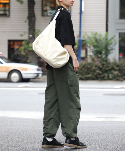 ショルダーバッグ セリーヌCELINEマカダムトート・バケツ