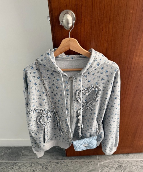 パーカー heart frill hoodie／ハートフリルフーディ レディース