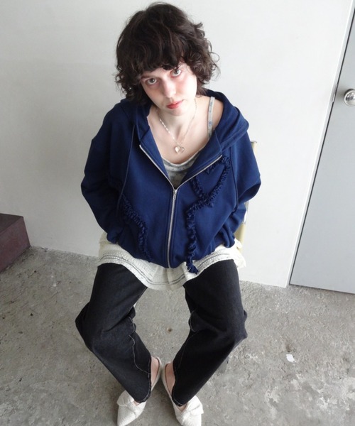 パーカー heart frill hoodie／ハートフリルフーディ レディース