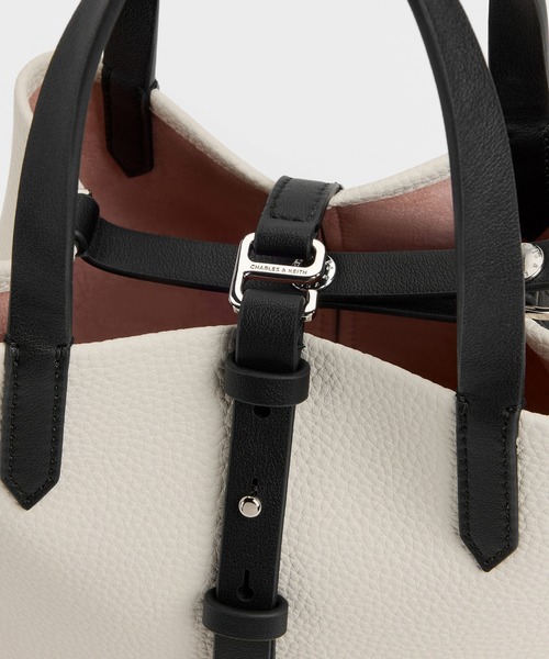 CHARLES ＆ KEITH（チャールズ&キース） ショルダーバッグ バッグ
